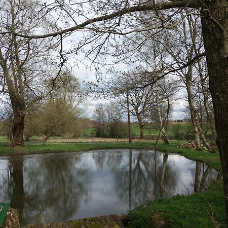 Le Sentier Des Etangs Lägenhet Barsy Exteriör bild
